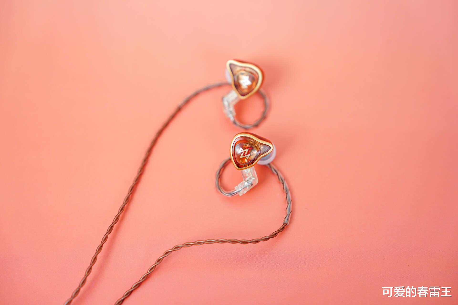 4.5g戴到耳朵怀孕！这复古耳机凭啥让烧友集体真香？