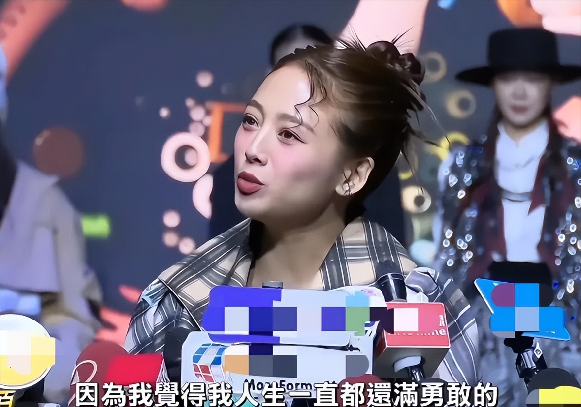 鬼鬼晒母女合照！1岁女儿高鼻梁大眼睛像混血，未婚当妈依旧幸福