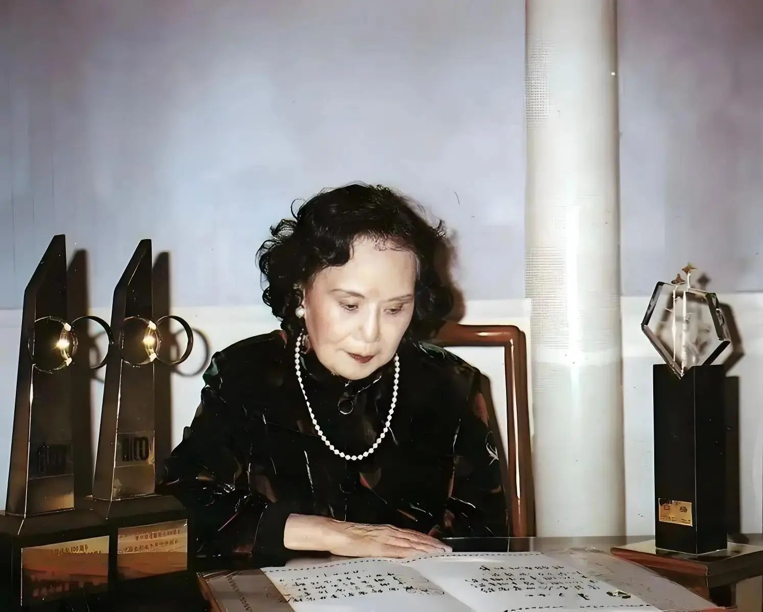 白杨之子蒋晓松：当年乡下姑娘都不愿嫁他，后娶日本教授之女为妻