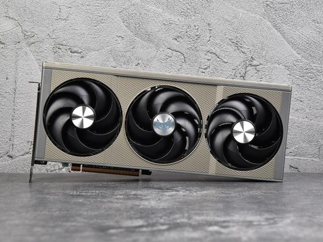 蓝宝石RX 9060 XT 8G/16G 显卡首测 游戏/生产力多种选择