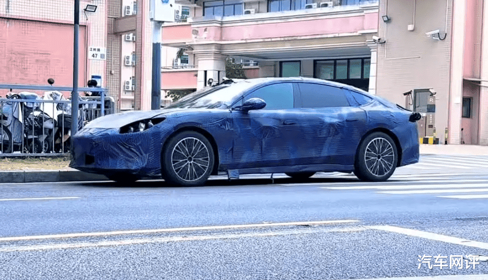 比亚迪海外狂卖100万辆,2026还要霸榜?