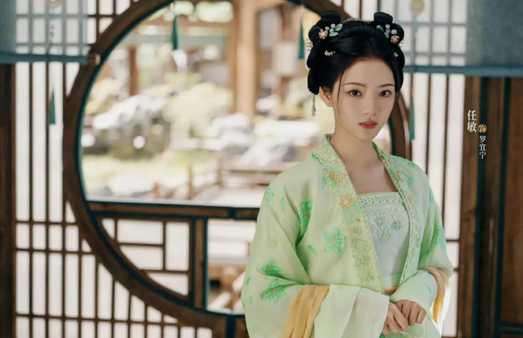 女明星绿色古装造型：白鹿清新，虞书欣灵动，刘亦菲、蒋欣最经典