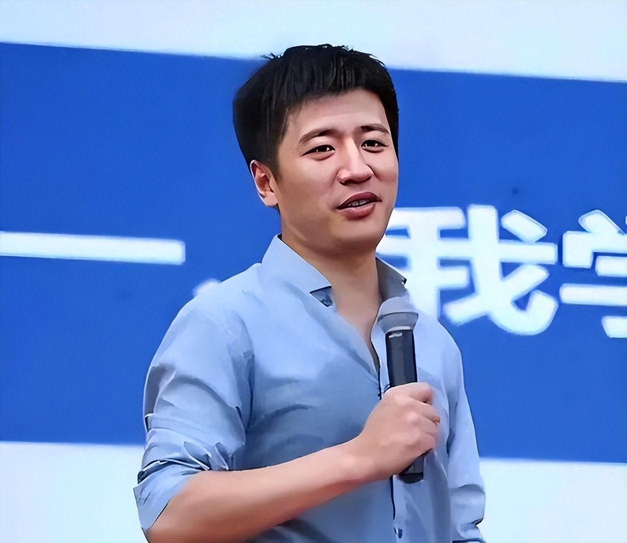 国家出手!短短10天,连续3位顶级网红塌房,下场没一个值得同情