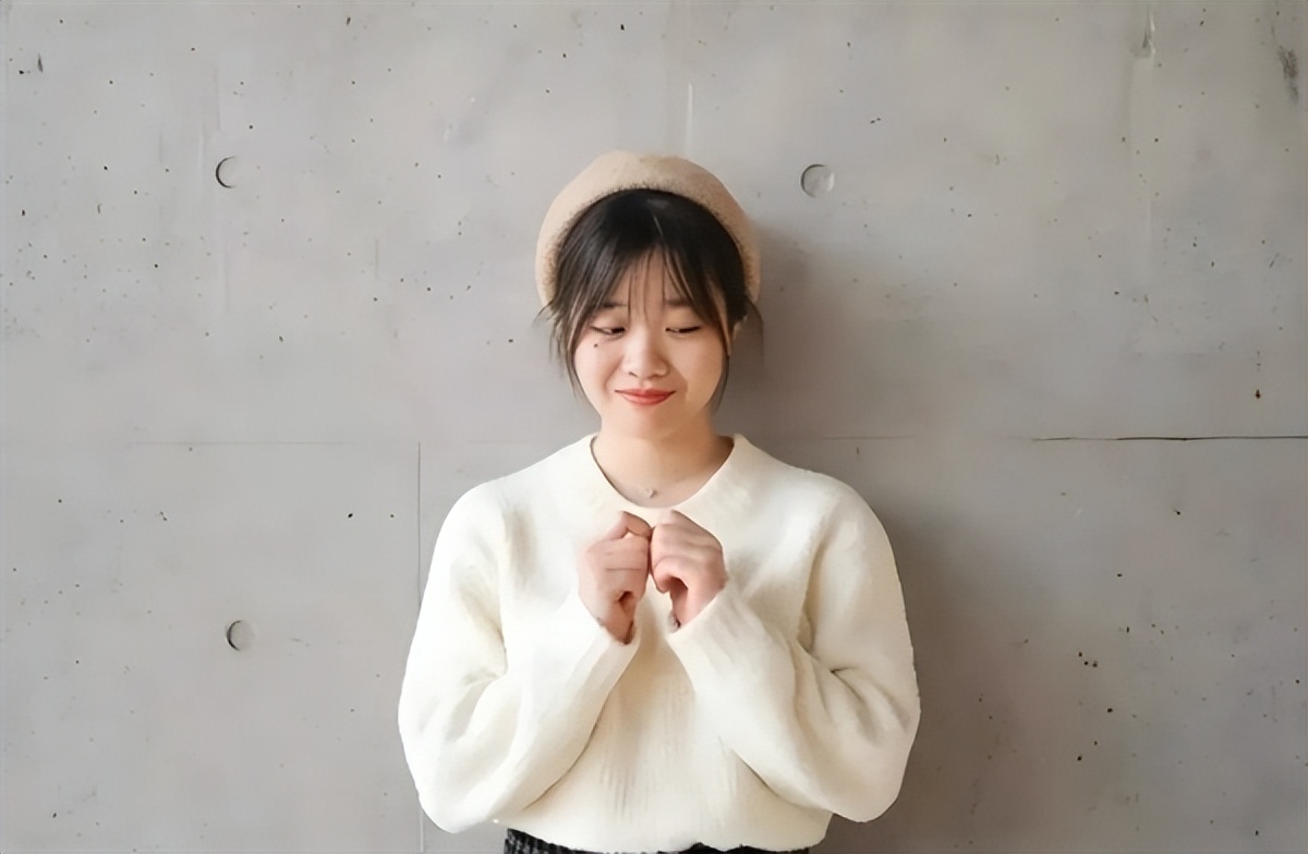 年薪千萬！雷軍親自挖人 95后AI天才少女入職小米