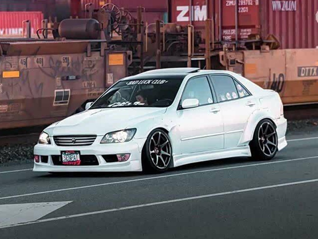 这不凯美瑞前脸吗？新款雷克萨斯IS官图发布，国内或再次无缘引进