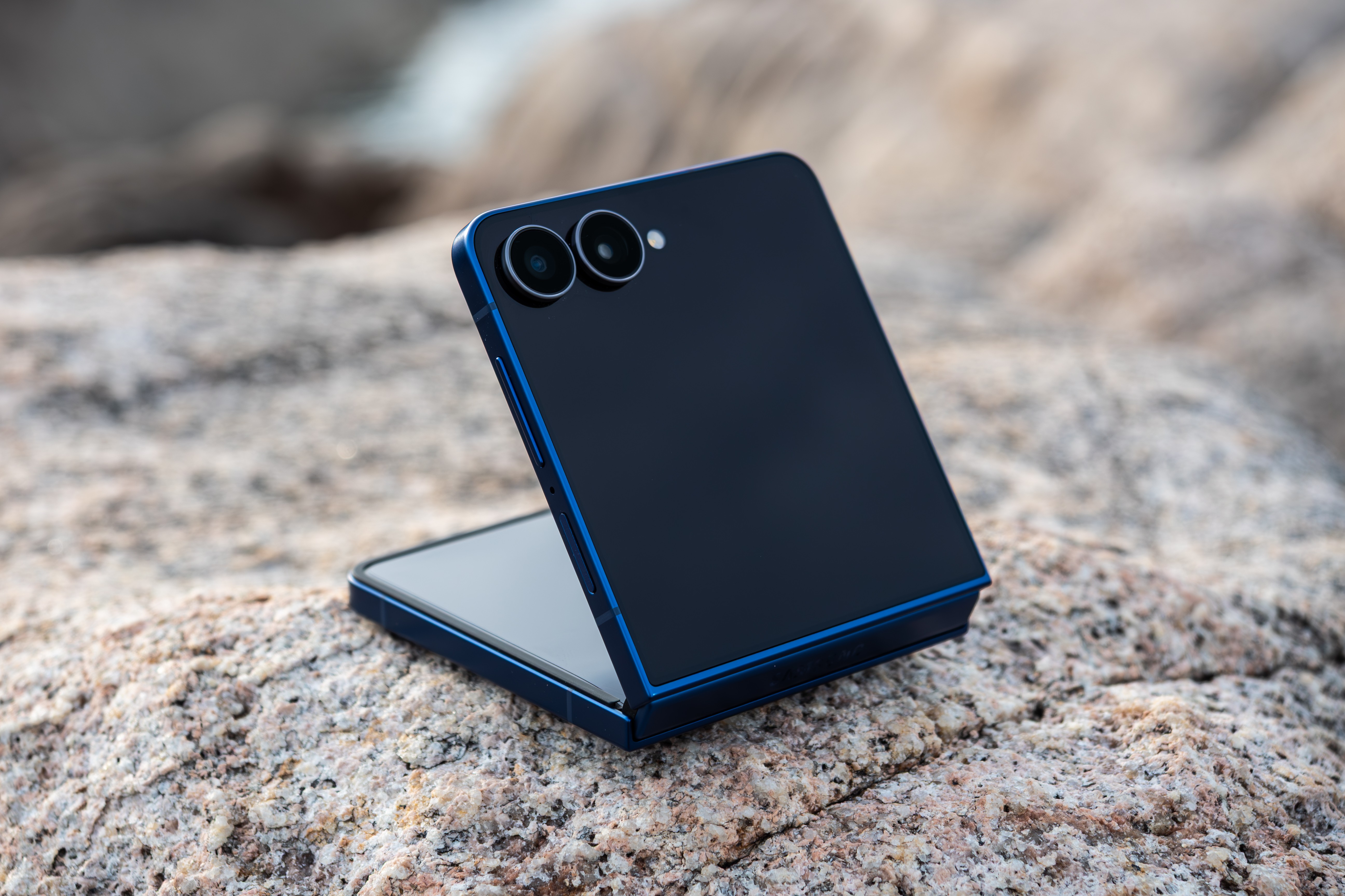 三星Z Flip7深度體驗：其實真打動我的，不是超窄邊框外屏