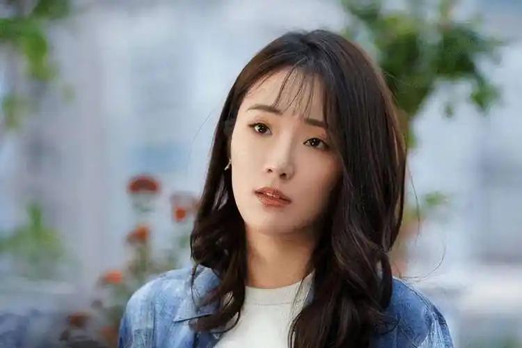 钱再多有什么用？63岁身价千万的张凯丽，还是要为28岁女儿操碎心