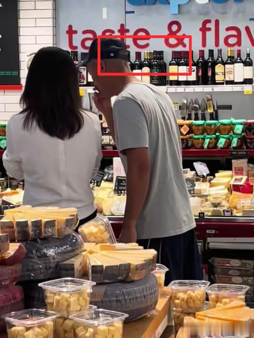 徐静蕾和黄立行美国生活曝光，黄立行头发全白，徐静蕾朴素像素人