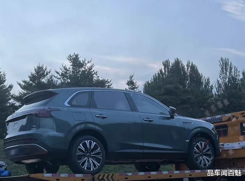 红旗HS5插混版现身，配密闭中网，取消贯穿尾灯，还带内饰新设计