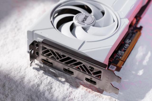 【首发】蓝宝石PURE极地 & NITRO氮动RX 9060 XT重磅测评