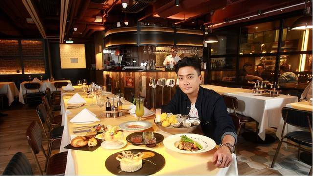 香港知名男星被指暴瘦，面颊凹陷顴骨凸出，昔日型男判若两人