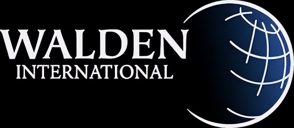 陳立武站在斷層間