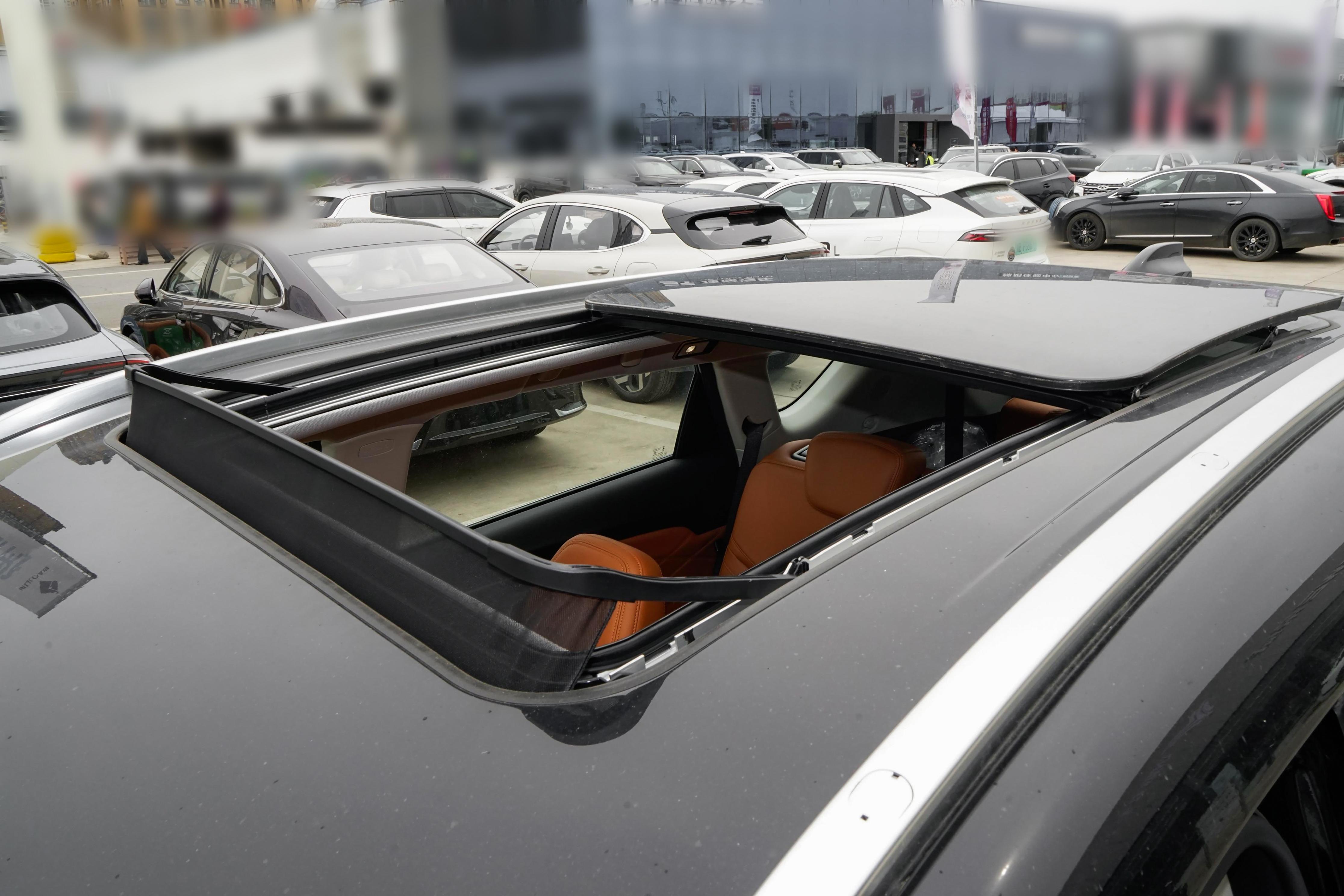 试驾山海 L7 PLUS 后，我觉得它基本具备了七座车该有的样子