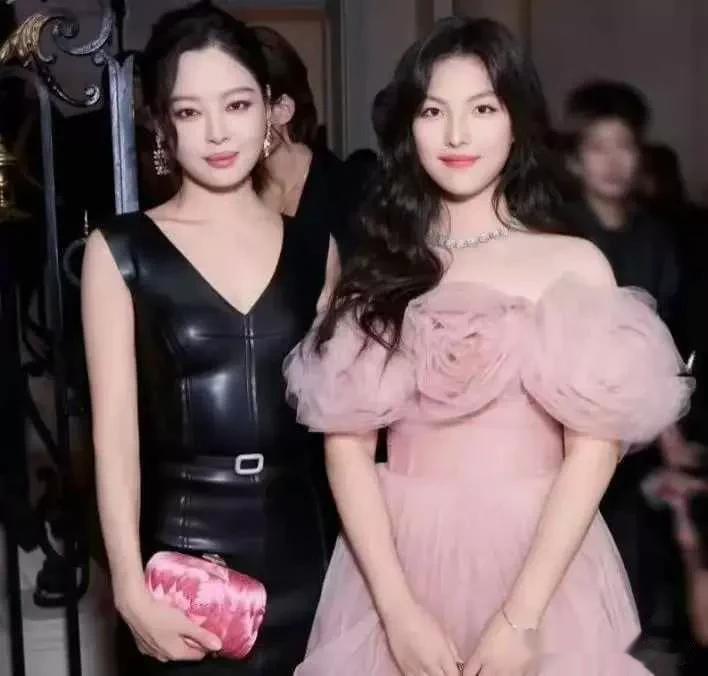 李湘女儿这哪像16岁，我看像46岁中年女性