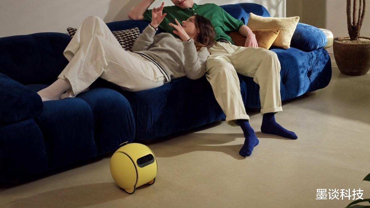 三星 Ballie 伴侣机器人即将发布!