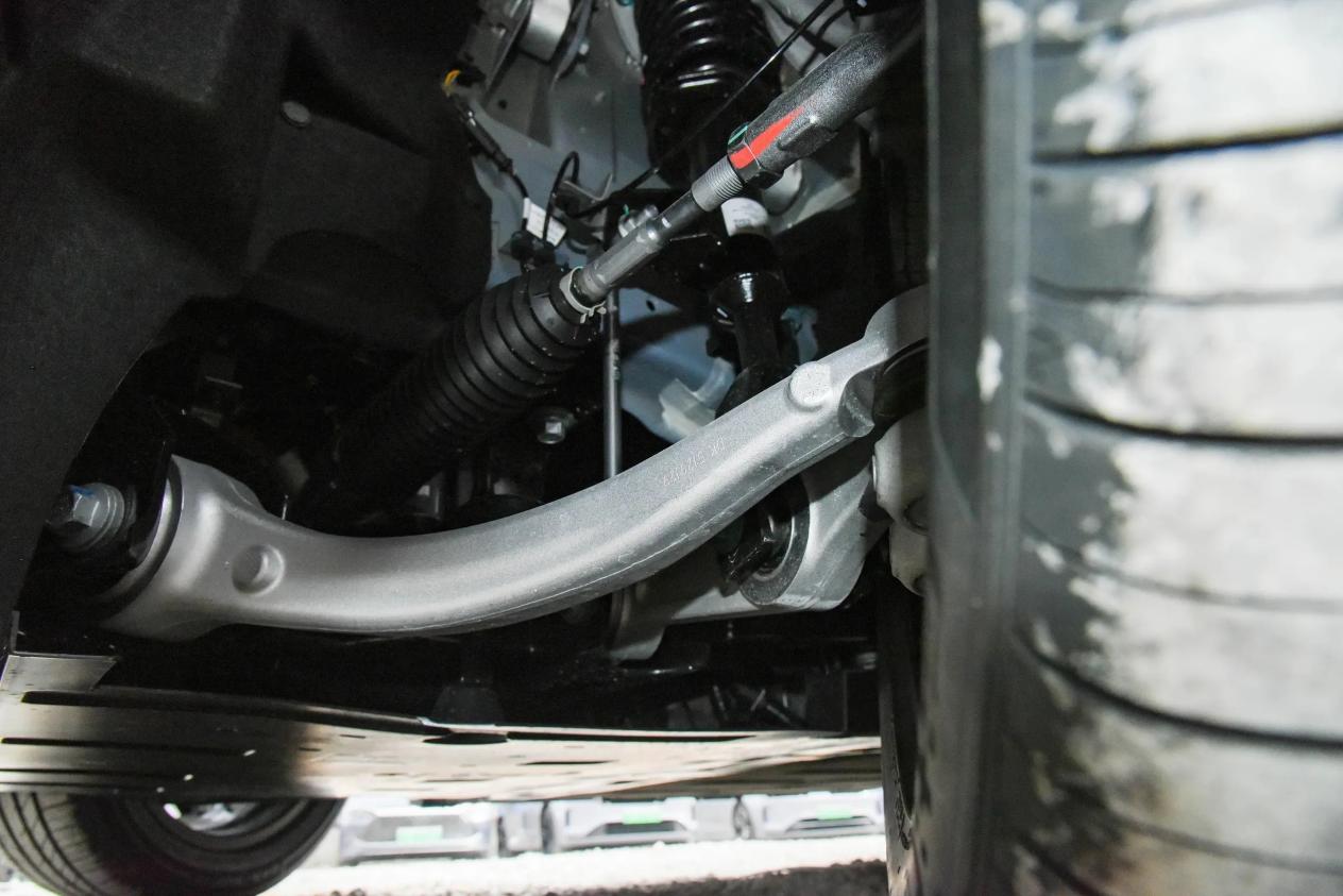 22.98万起，起步705km续航，搭鸿蒙座舱+华为智驾，全系800V平台