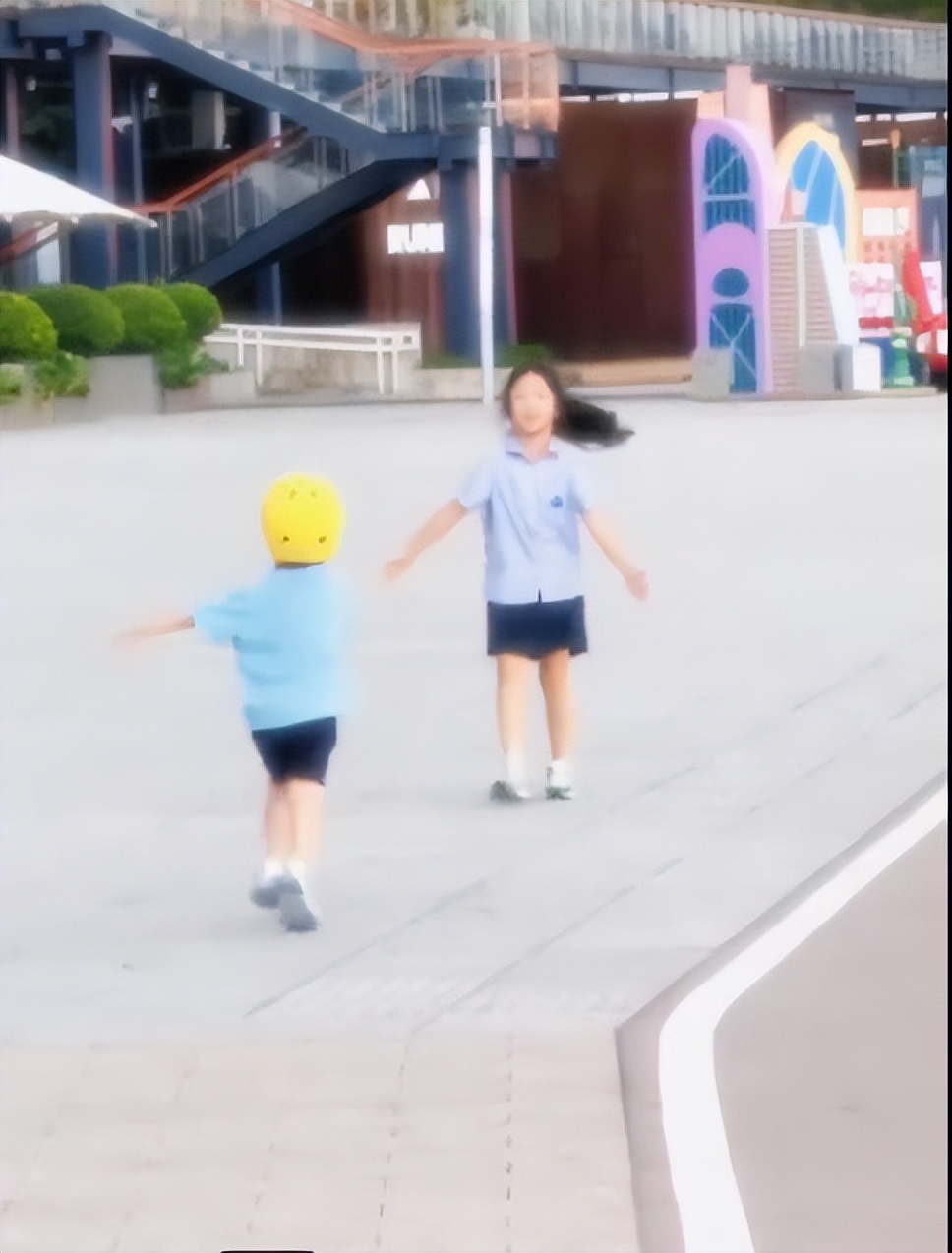 李嘉格官宣离婚后发文:终其一生,幸福的具象化