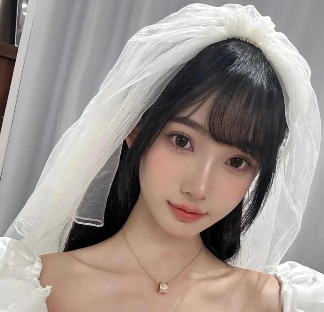 林俊杰终于官宣女友！晒全家福深情告白，女方小腹隆起疑似怀孕