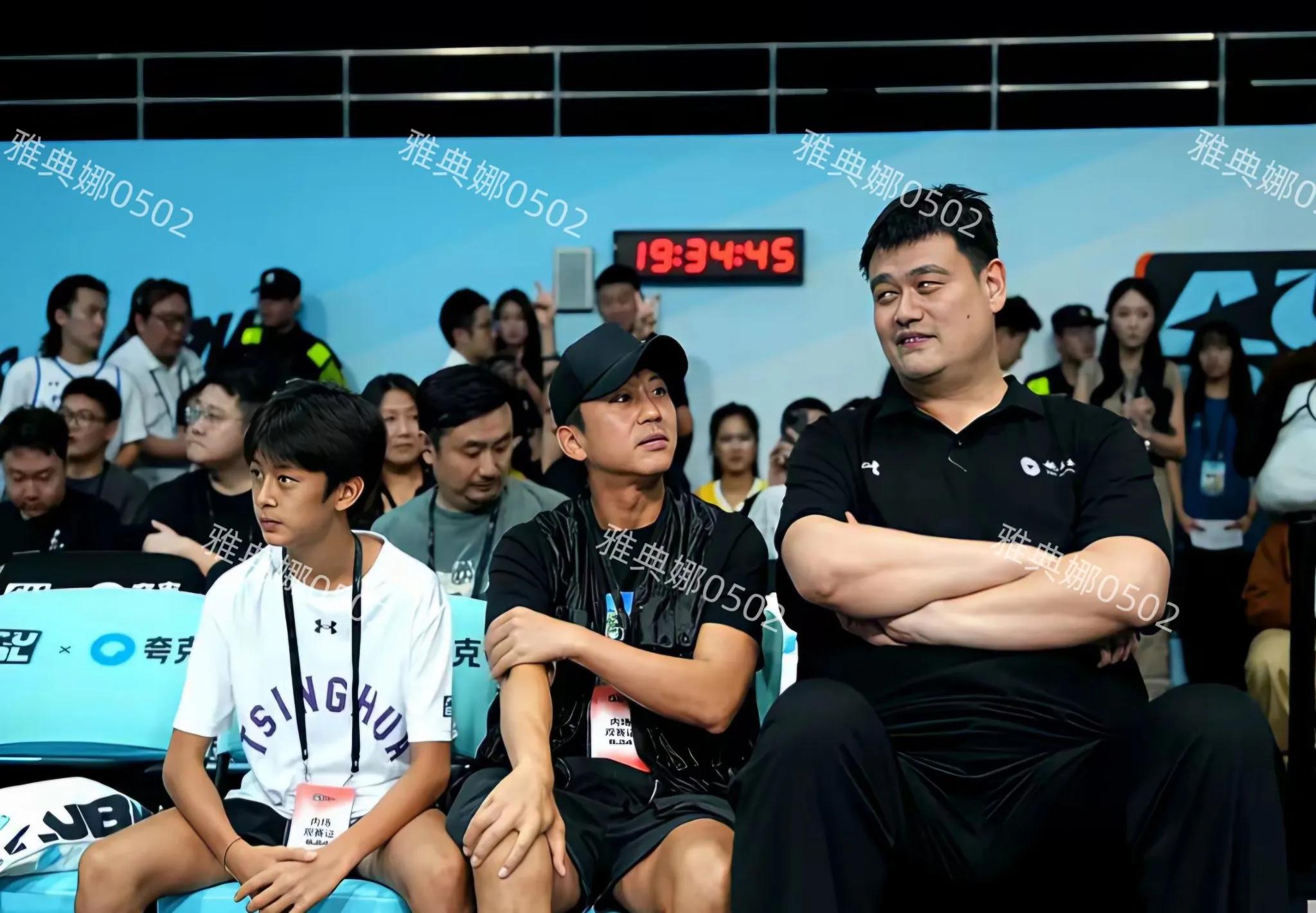 孙俪的儿子跟她长得太像了，要是个女孩直接可以拍甄嬛传续集了!