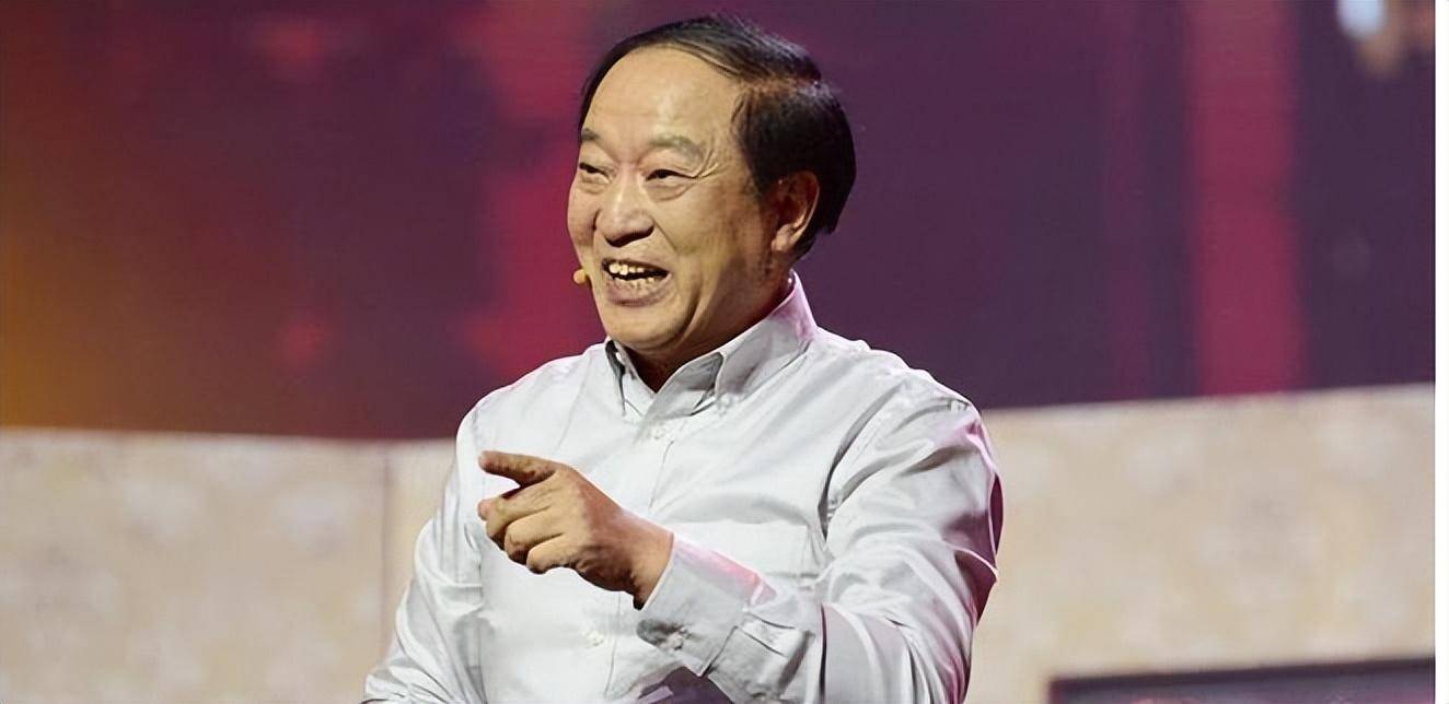 牛群：抛下冯巩后跟妻子也离婚了， 如今76岁没积蓄 ，近况如何？