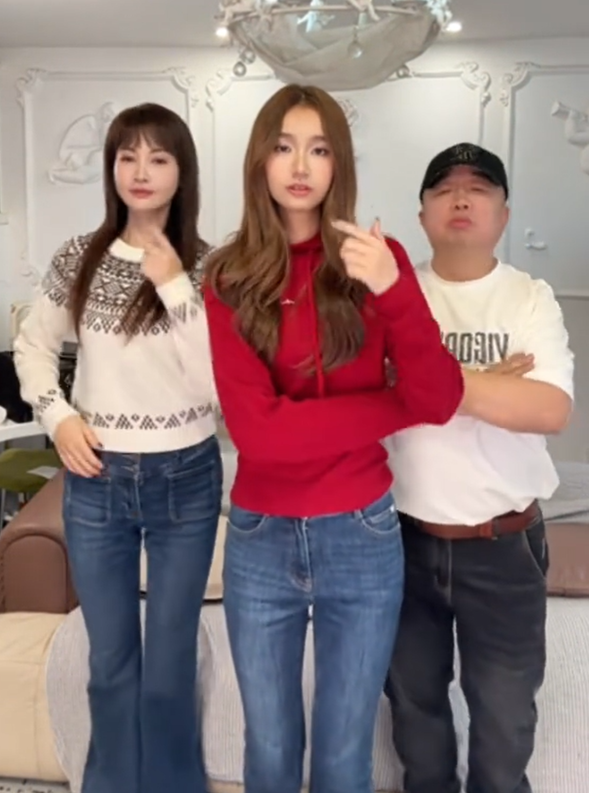 丑基因有多强大？年轻时帅炸天的男明星，生的女儿没一个有老爸美