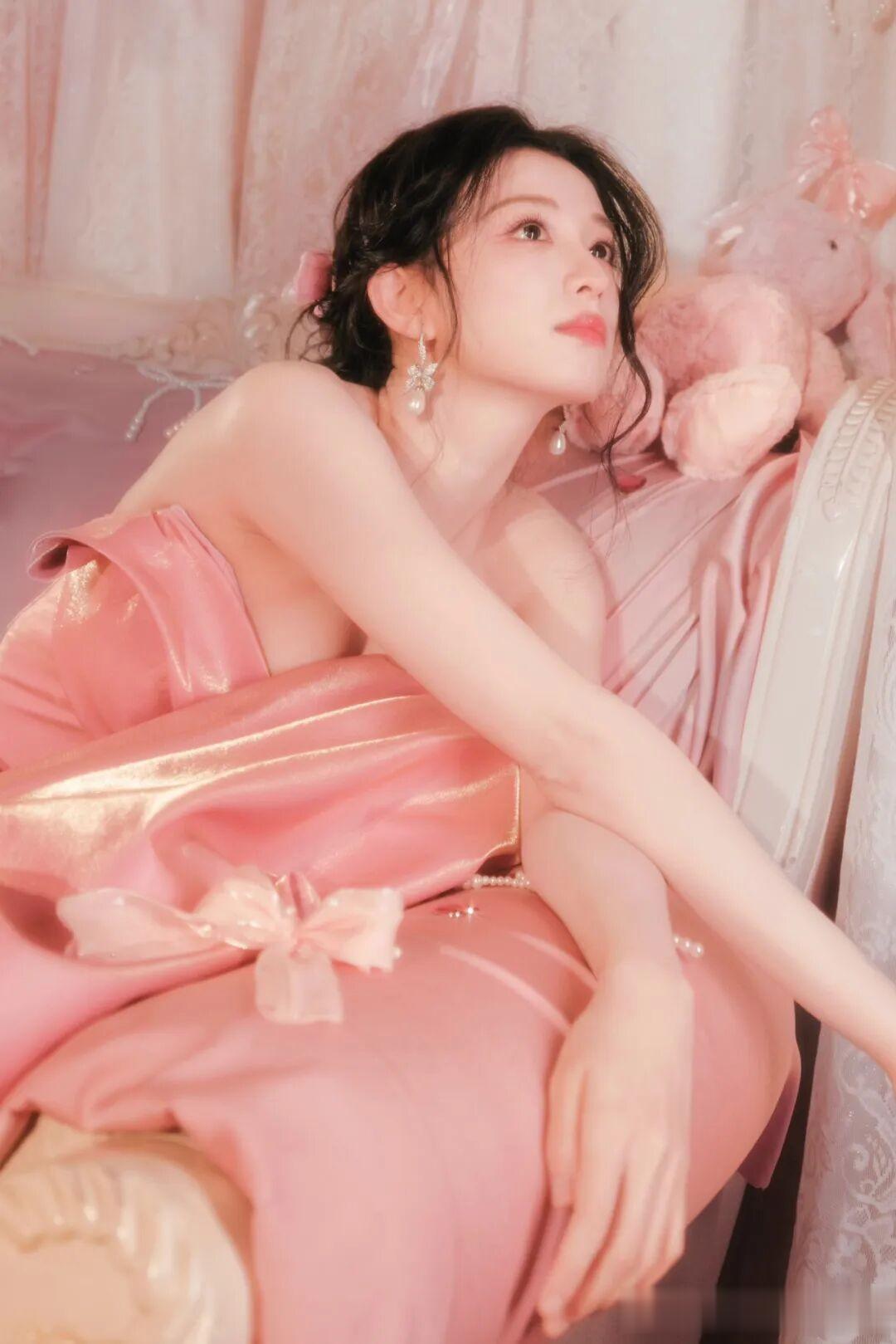 王楚然生日写真，绝美迷人