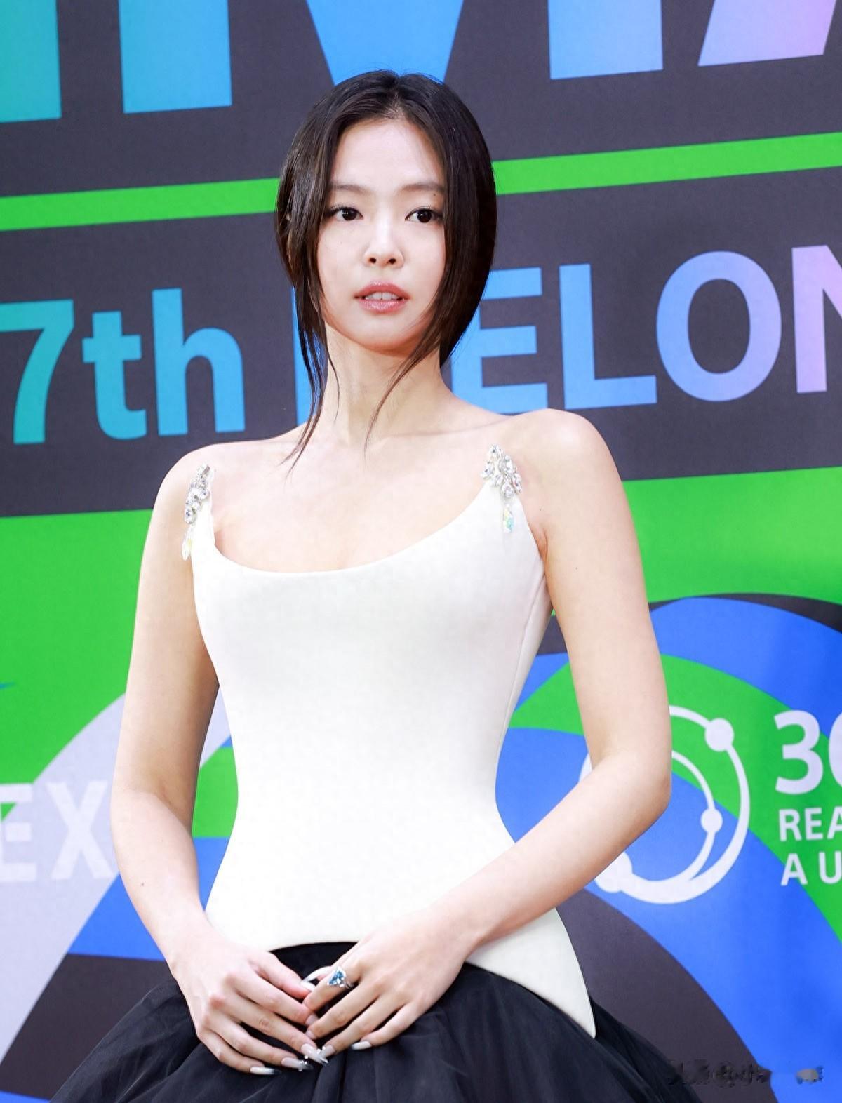 韩国女星30岁生日“玩很大”，日本夜店狂欢，被轰“拿生命在玩”