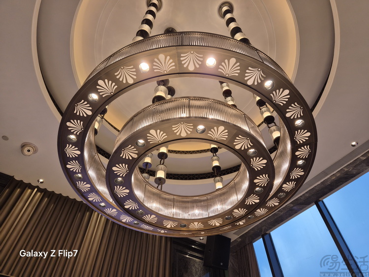 三星Galaxy Flip7评测：内涵与众不同的小折叠