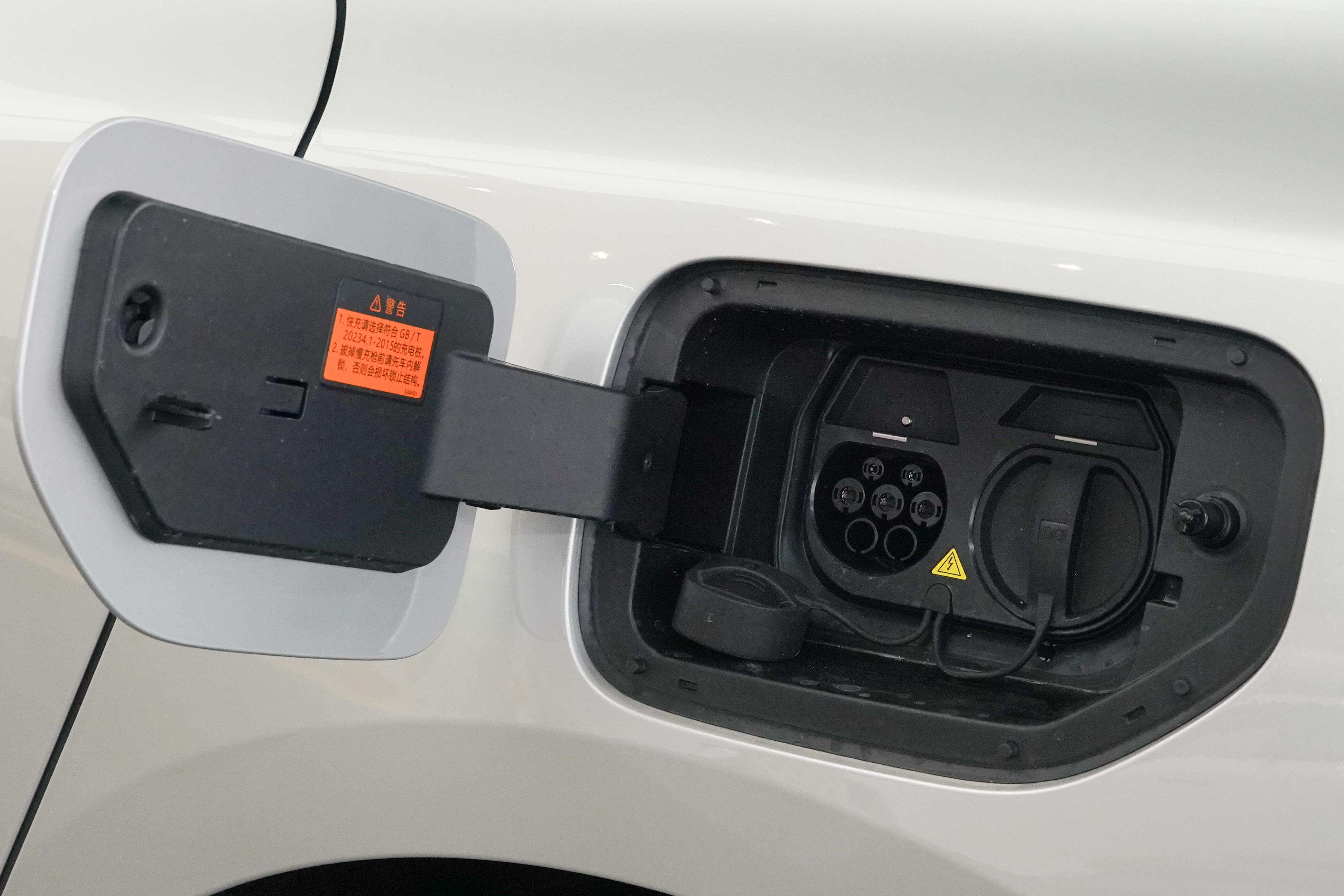 奕派eπ007+定位智美超能轿跑,搭载激光雷达,预售14.99万起