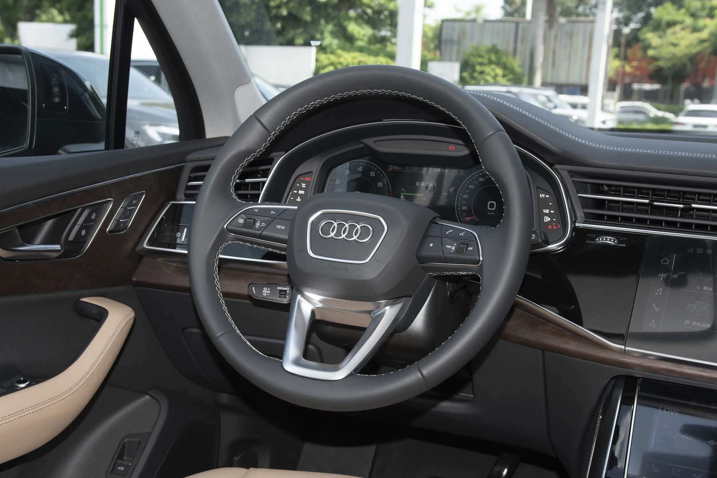 奥迪Q7：2025款车型配置解读，选哪款最划算？