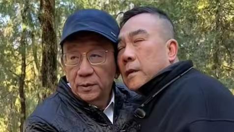 侯耀华没去吊唁现场，却连发两条朋友圈，杨议会服软吗？