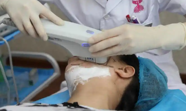 物极必反!以为她们是退圈了,原来是整容后“面目全非”没认出来