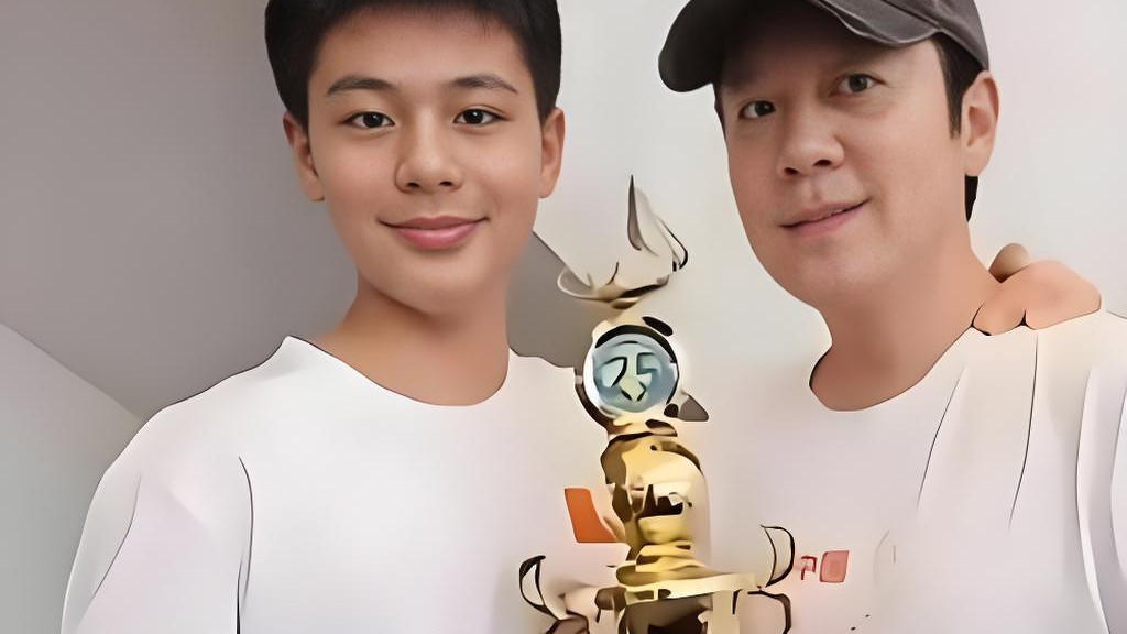 蔡国庆大儿子获机器人大赛一等奖，庆庆脸型正眼神亮，比明星张晚意还帅