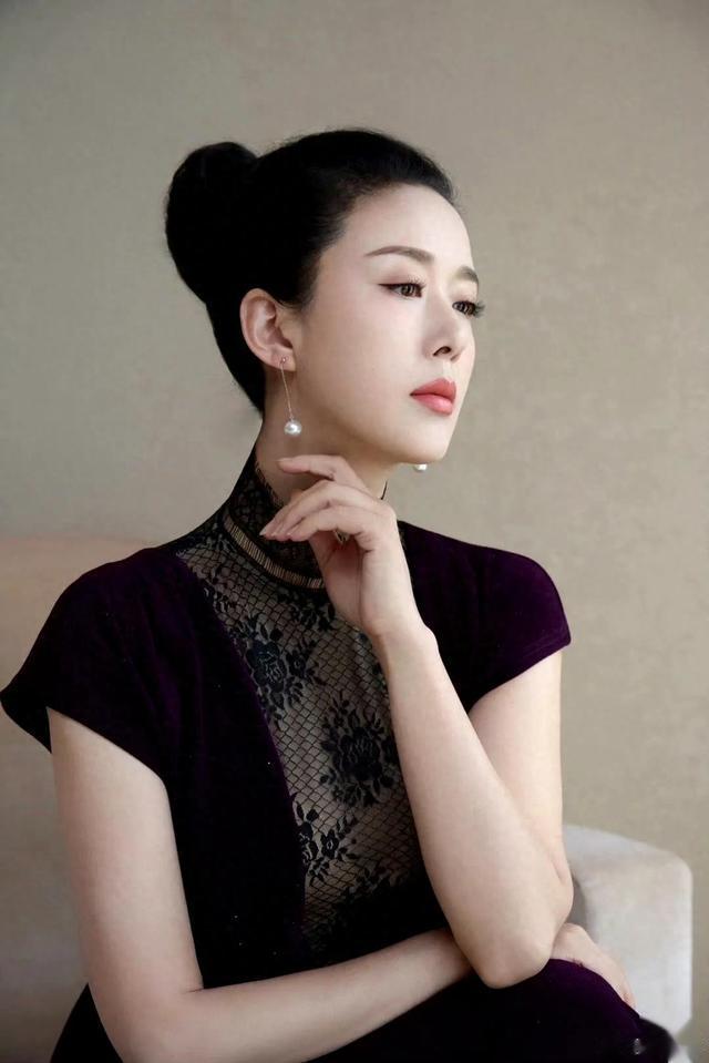 颜丹晨,最美嫦娥姐姐,气质还是那么端庄优雅,不减风华