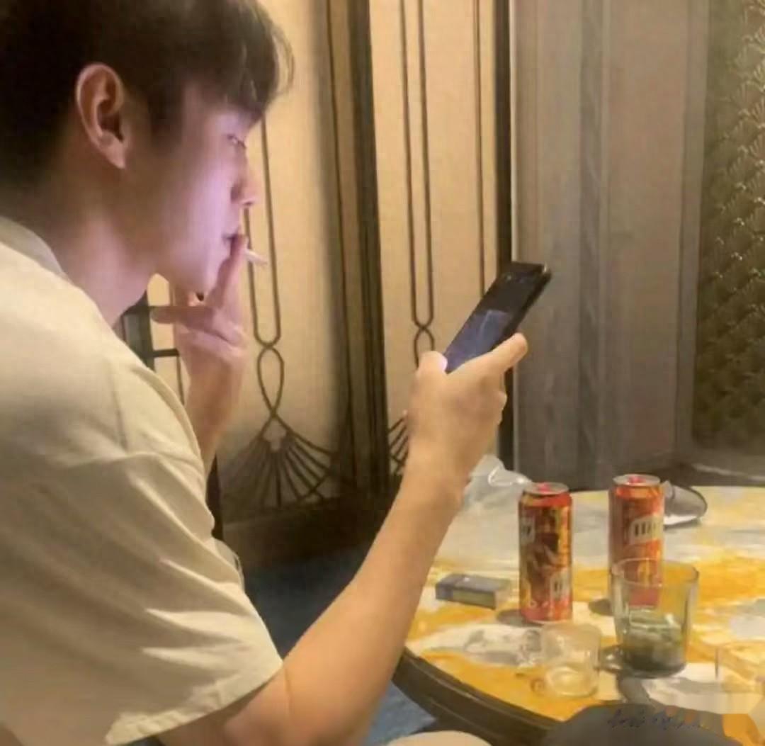 那些管不住“下半身”的男星,当初有多火爆,现在就有惨!