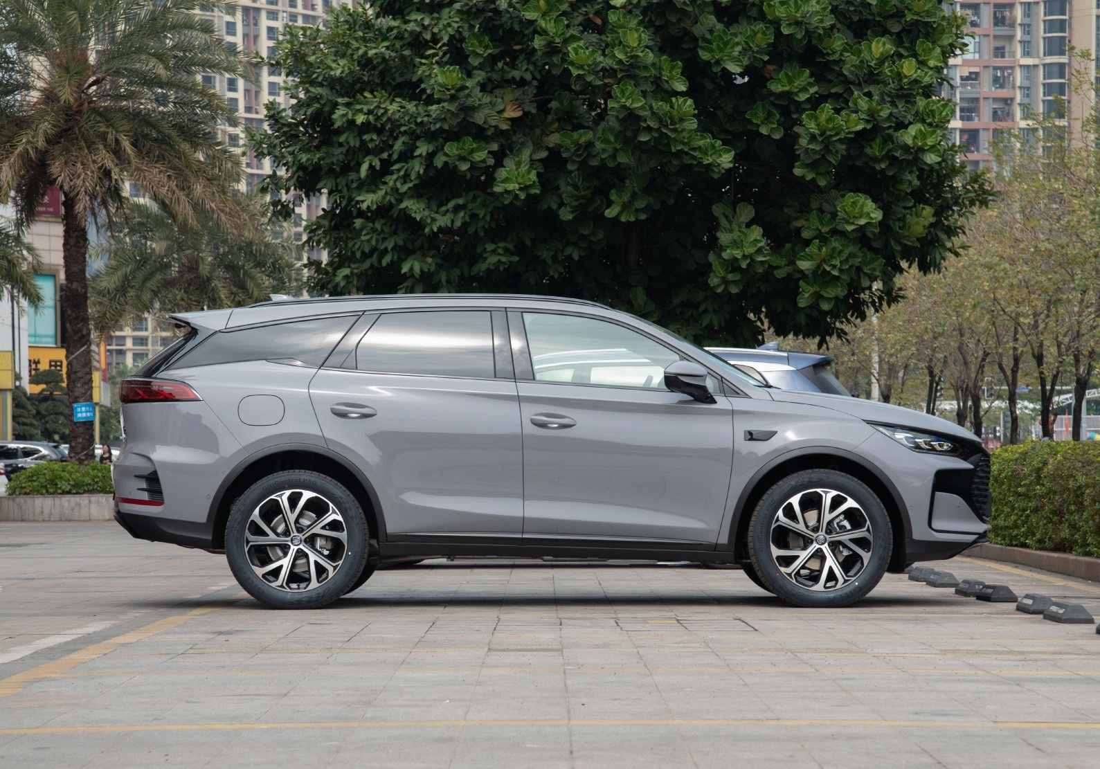 比亚迪唐DM-i再次更新！增加智驾版领航175KM版，还配大七座布局