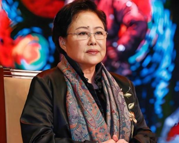 陈红捧儿子失败,斯琴高娃没把儿子带火,唯独她把儿子捧成了影帝