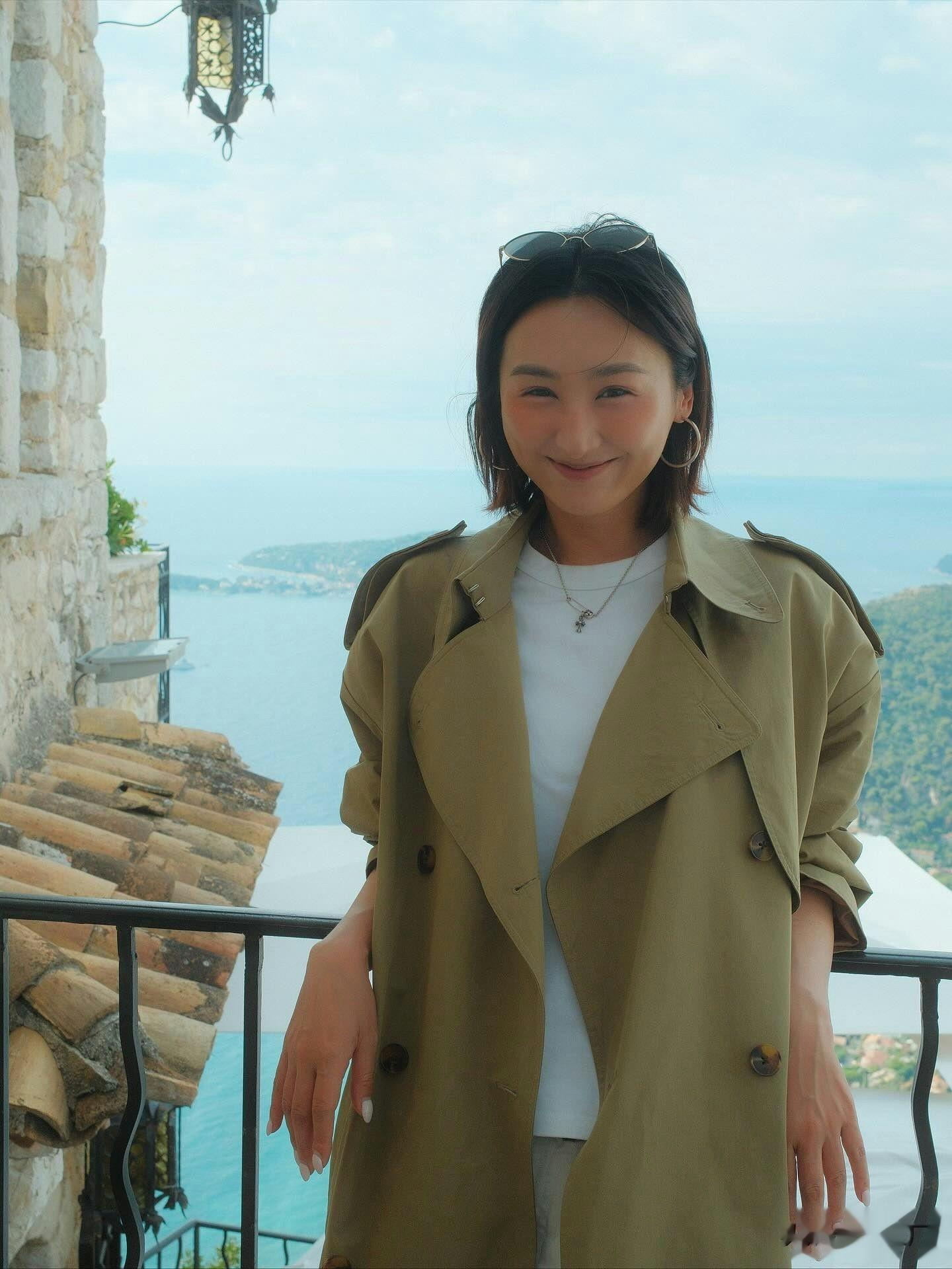 TVB黄金女配高海宁法国度假遇猛男围观,单身五年专注搞事业