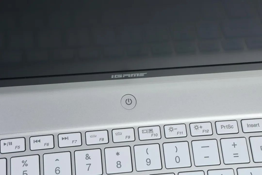 七彩虹iGame M16 Origo评测:轻薄的iGame游戏本