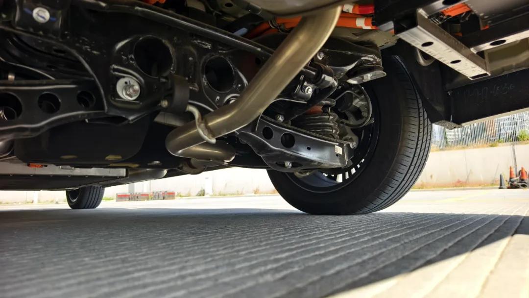 5.3米长的增程MPV才12.98万，摊到每个座位不到两万！