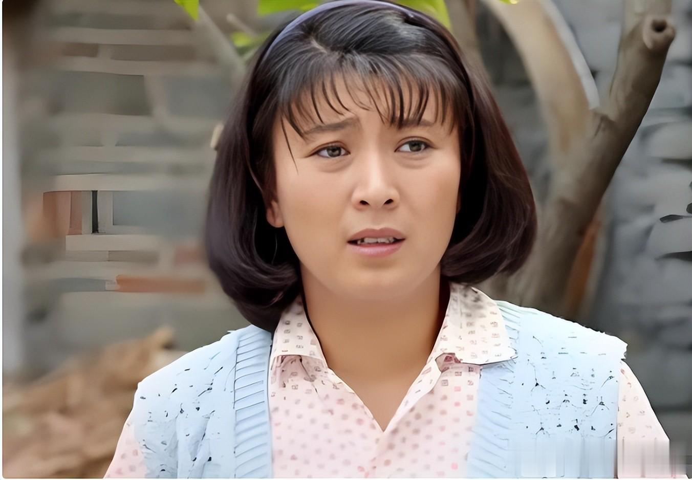 闫学晶道歉不到24小时，担心的一幕还是发生了，舆论反扑更加猛烈