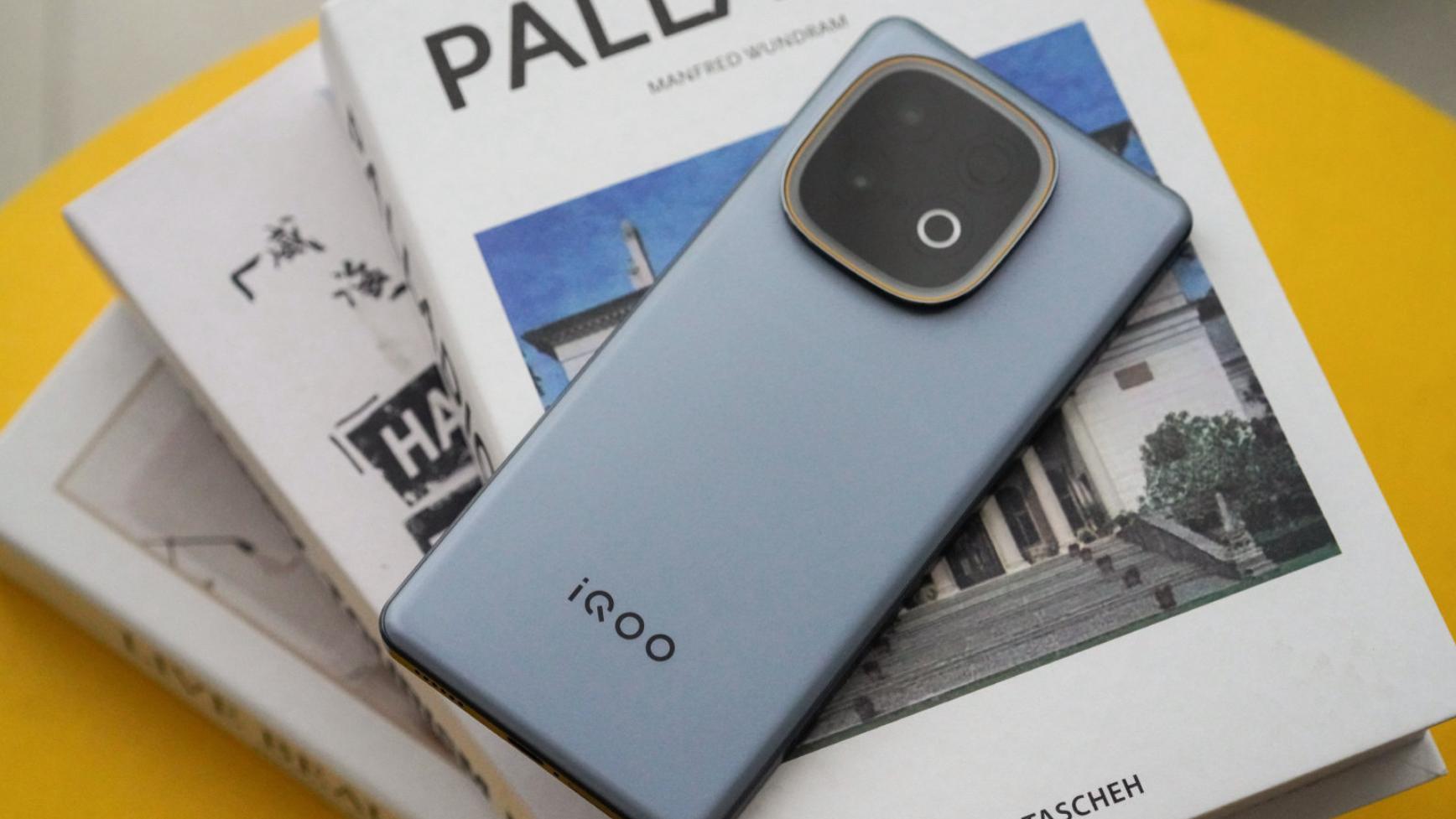 8000mAh+326万+512G，iqoo新机上市，加量还不加价