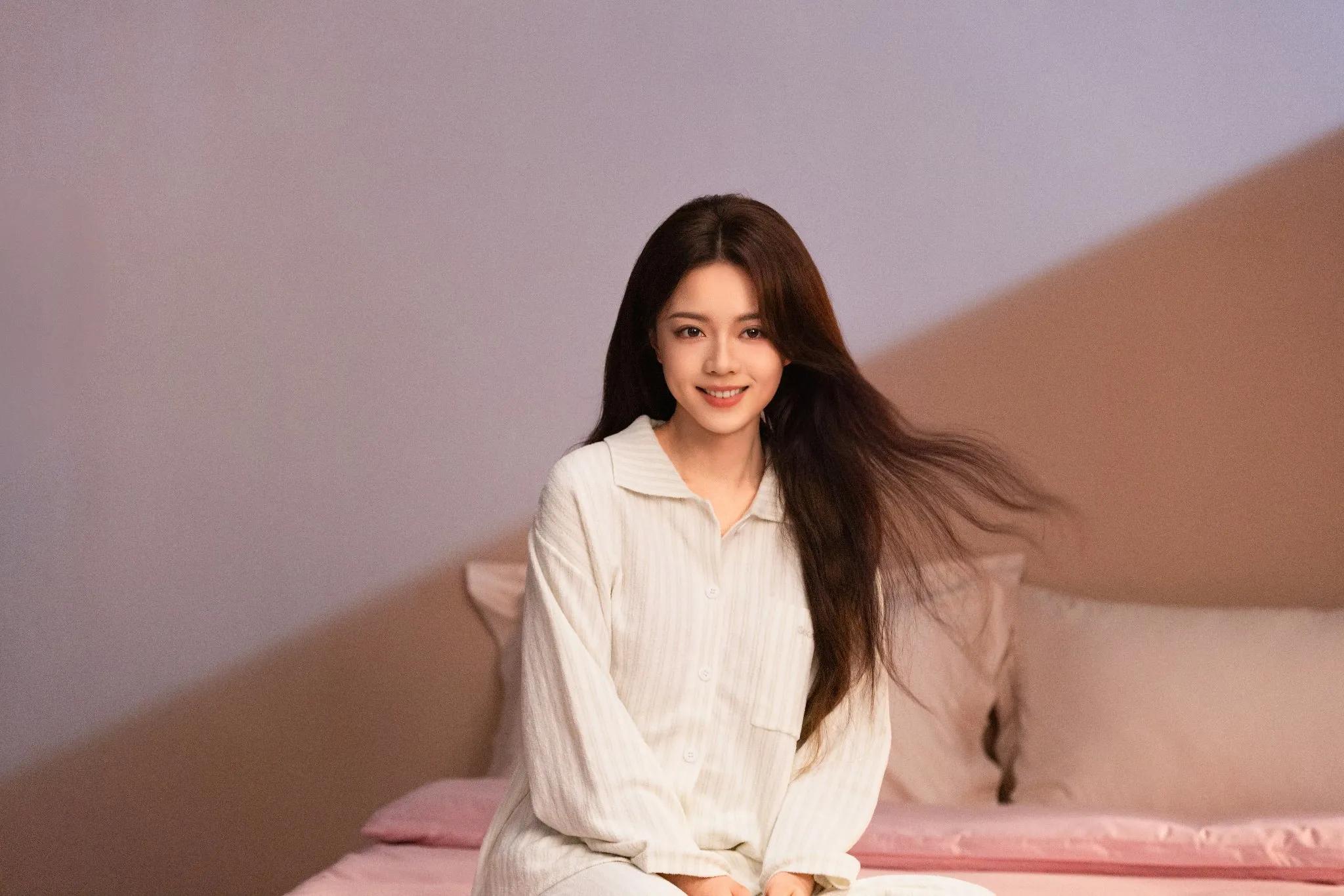 赵今麦睡衣代言美图