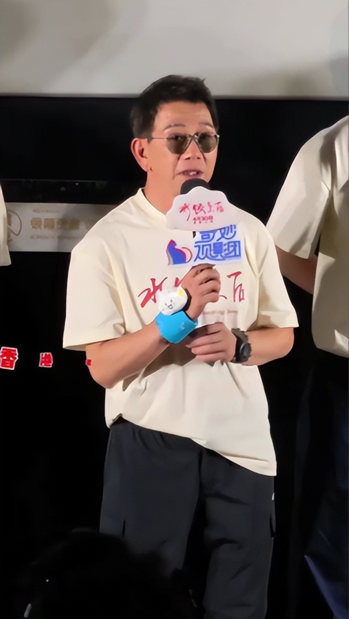 金鸡奖这一夜，人情世故、江湖地位，在袁富华身上展现得淋漓尽致