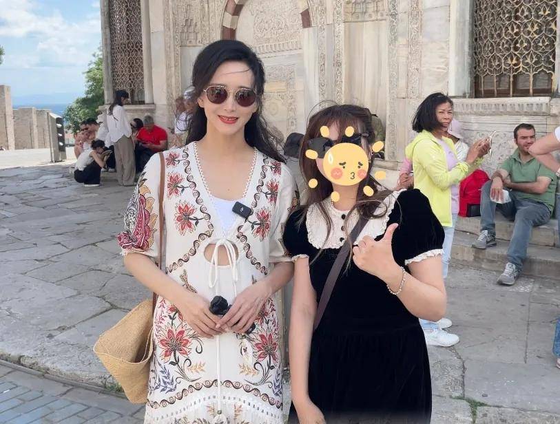 胡静夫妇在土耳其旅游,16岁儿子露正脸好帅,朱兆祥一下老了好多