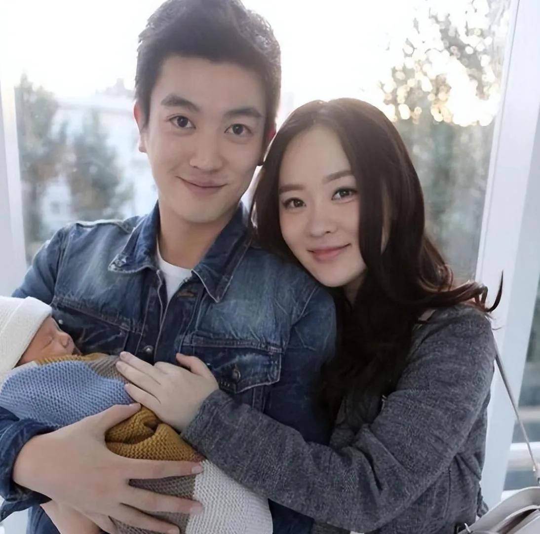 姐姐们的小男友一对比，网友惊呼：董璇，吃点好的吧！学学萧亚轩