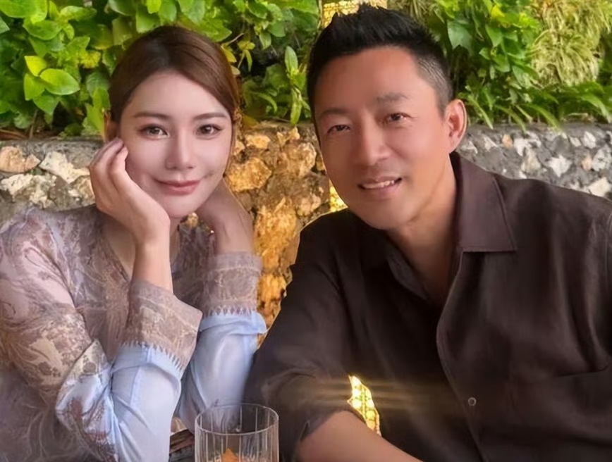 大S离世一周年雕像成空？具俊晔寂寞守墓地，小S母女跨年抱头痛哭