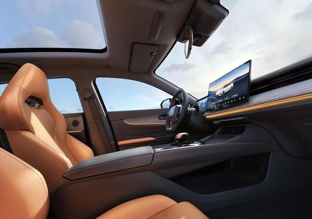 第三代长安UNI-V内饰曝光，配悬浮中控大屏，精致+运动