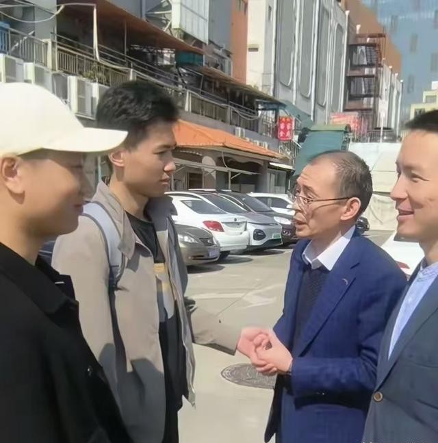 谢浩男买家附近人发声!替养父母打抱不平,浩男态度说明一切