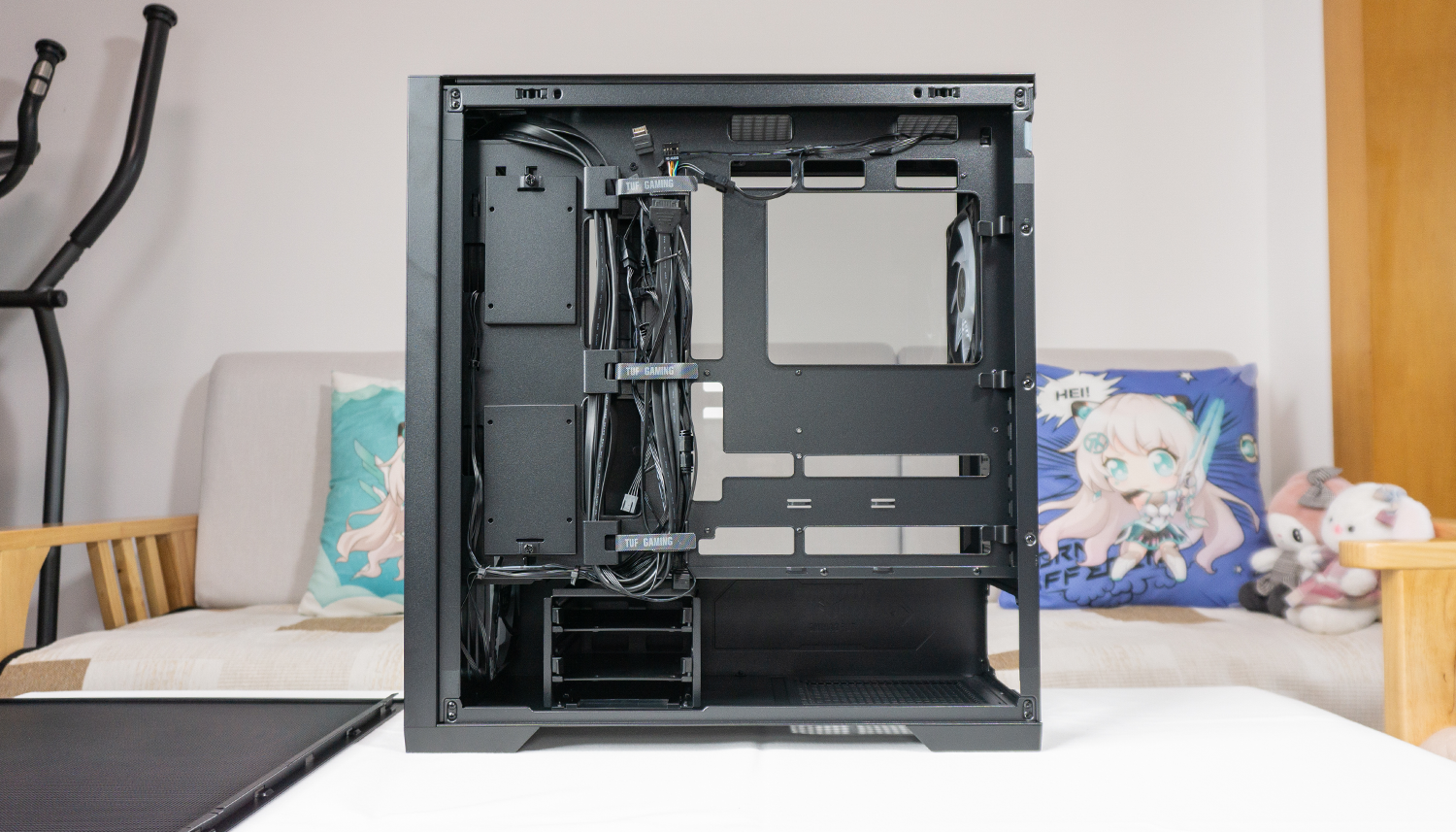 硬核電競風：用華碩TUF機箱打造RTX5060 Ti滿血戰斗堡壘